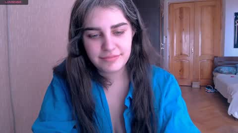 Snapshot of roselina_ chatting on January 5, 2025, 8:54 am Rose online show from January 5, 2025, 8:54 am