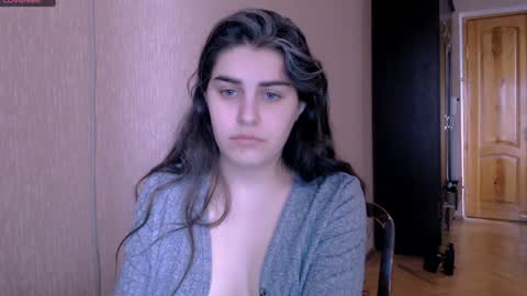 Snapshot of roselina_ chatting on January 7, 2025, 11:26 am Rose online show from January 7, 2025, 11:26 am