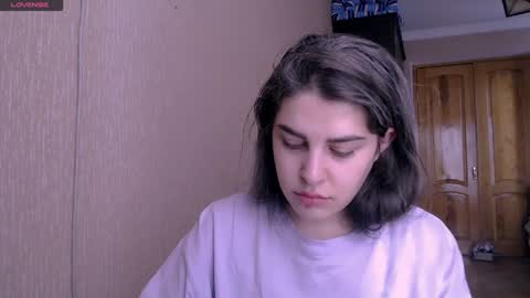 Snapshot of roselina_ chatting on January 9, 2025, 6:38 am Rose online show from January 9, 2025, 6:38 am