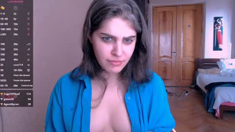 Snapshot of roselina_ chatting on January 29, 2025, 7:15 am Rose online show from January 29, 2025, 7:15 am