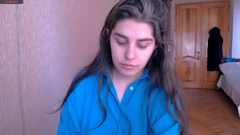 Snapshot of roselina_ chatting on February 7, 2025, 8:55 am Rose online show from February 7, 2025, 8:55 am