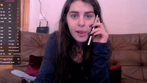 Snapshot of roselina_ chatting on February 13, 2025, 9:09 am Rose online show from February 13, 2025, 9:09 am