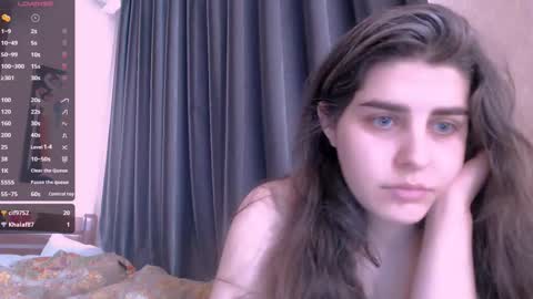 Snapshot of roselina_ chatting on February 21, 2025, 10:50 am Rose online show from February 21, 2025, 10:50 am