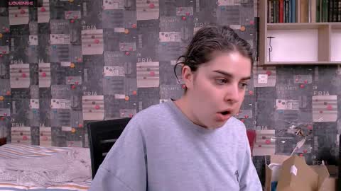 Snapshot of roselina_ chatting on September 15, 2025, 9:42 am Rose online show from September 15, 2025, 9:42 am