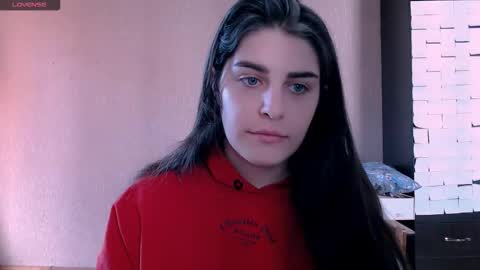 Snapshot of roselina_ chatting on October 19, 2025, 10:27 am Rose online show from October 19, 2025, 10:27 am