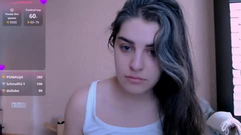 Snapshot of roselina_ chatting on November 9, 2025, 6:55 am Rose online show from November 9, 2025, 6:55 am