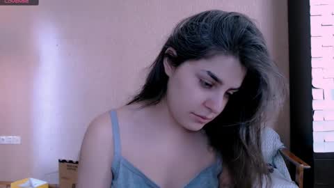 Snapshot of roselina_ chatting on November 21, 2025, 6:45 am Rose online show from November 21, 2025, 6:45 am