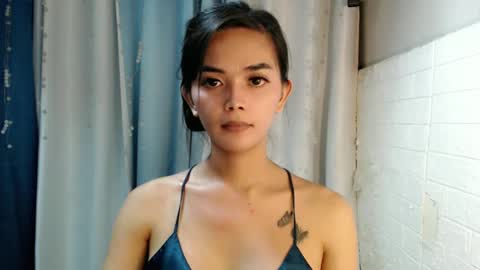 Snapshot of rosella_xx chatting on January 25, 2025, 8:31 pm TONETH online show from January 25, 2025, 8:31 pm