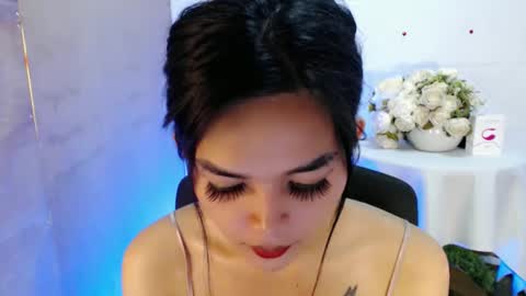 Snapshot of rosella_xx chatting on February 17, 2025, 1:15 am TONETH online show from February 17, 2025, 1:15 am