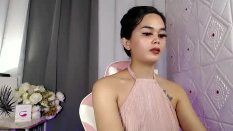 Snapshot of rosella_xx chatting on October 14, 2025, 5:03 pm TONETH online show from October 14, 2025, 5:03 pm