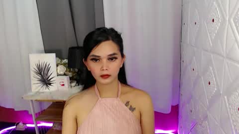 Snapshot of rosella_xx chatting on October 27, 2025, 5:44 am TONETH online show from October 27, 2025, 5:44 am