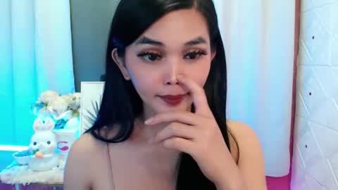 Snapshot of rosella_xx chatting on November 12, 2025, 9:36 pm TONETH online show from November 12, 2025, 9:36 pm