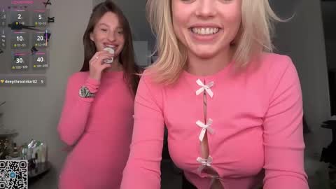 Sophie and Sarah online show from April 17, 2026, 7:28 pm