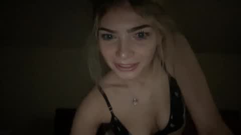 Snapshot of rosemetal chatting on March 18, 2026, 5:49 pm Rose Metal 3 online show from March 18, 2026, 5:49 pm