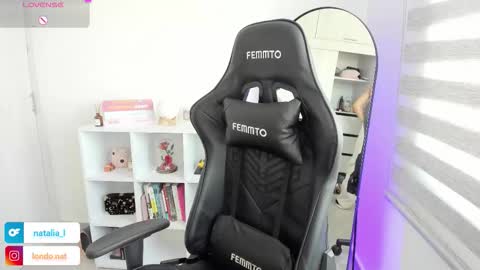 Nat online show from December 3, 2025, 2:59 pm