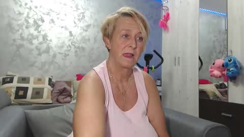 Snapshot of roses_and_lillies chatting on May 15, 2026, 5:20 pm Lovepinklilly online show from May 15, 2026, 5:20 pm