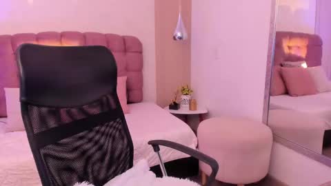 Rose Taylor online show from May 26, 2026, 12:56 pm