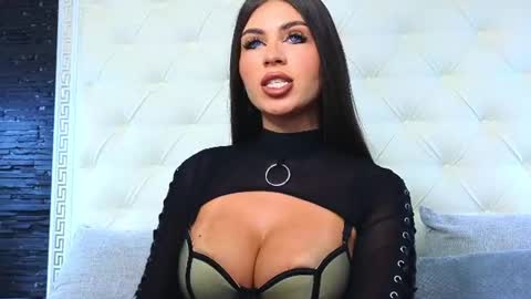 Snapshot of rosevanessa chatting on July 25, 2026, 3:48 am Gabriela online show from July 25, 2026, 3:48 am