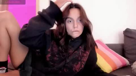 Snapshot of roshelle_xxx chatting on September 24, 2025, 11:52 pm Roshelle online show from September 24, 2025, 11:52 pm