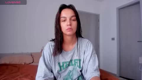 Snapshot of roshelle_xxx chatting on November 24, 2025, 4:45 am Roshelle online show from November 24, 2025, 4:45 am