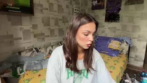 Snapshot of roshelle_xxx chatting on July 6, 2026, 6:54 am Roshelle online show from July 6, 2026, 6:54 am