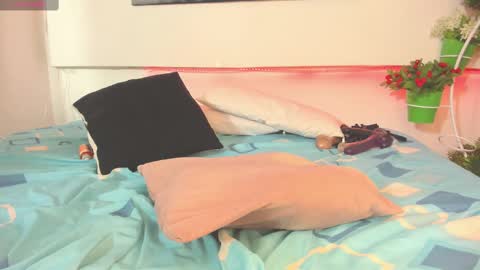 rosi_cooper online show from February 19, 2025, 4:55 pm