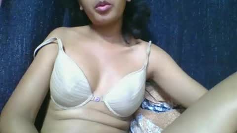 rosia685234 online show from March 16, 2026, 9:35 am