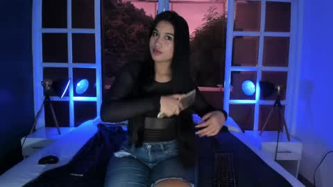 Snapshot of rosie_chell chatting on May 25, 2026, 11:49 am Rosie online show from May 25, 2026, 11:49 am