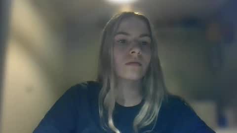 Snapshot of rosie_june chatting on December 12, 2024, 11:07 am Rosie online show from December 12, 2024, 11:07 am