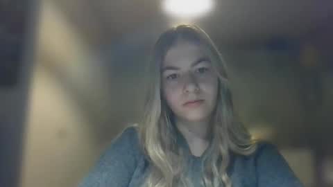 Snapshot of rosie_june chatting on December 23, 2024, 8:00 am Rosie online show from December 23, 2024, 8:00 am