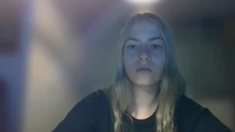 Snapshot of rosie_june chatting on February 4, 2025, 8:02 am Rosie online show from February 4, 2025, 8:02 am