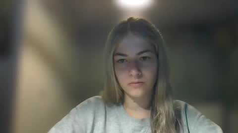 Snapshot of rosie_june chatting on February 6, 2025, 7:45 am Rosie online show from February 6, 2025, 7:45 am