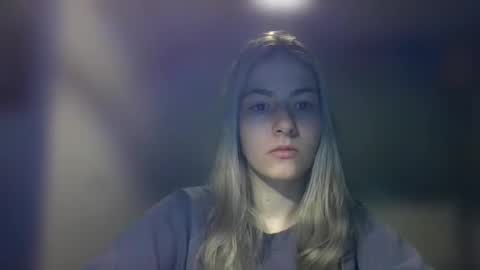 Snapshot of rosie_june chatting on February 13, 2025, 7:56 am Rosie online show from February 13, 2025, 7:56 am