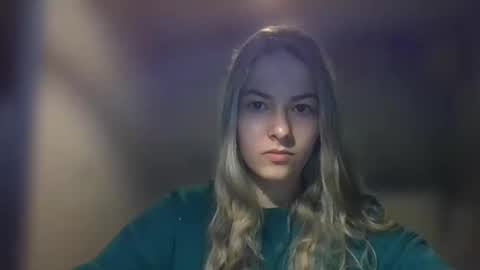 Snapshot of rosie_june chatting on March 11, 2025, 7:48 am Rosie online show from March 11, 2025, 7:48 am