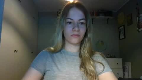 Snapshot of rosie_june chatting on September 15, 2025, 6:46 am Rosie online show from September 15, 2025, 6:46 am