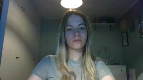 Snapshot of rosie_june chatting on September 16, 2025, 6:36 am Rosie online show from September 16, 2025, 6:36 am