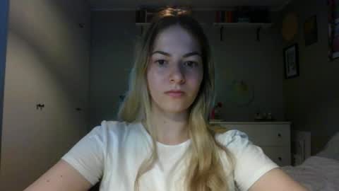 Snapshot of rosie_june chatting on September 23, 2025, 6:38 am Rosie online show from September 23, 2025, 6:38 am