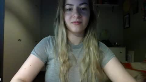Snapshot of rosie_june chatting on November 14, 2025, 7:40 am Rosie online show from November 14, 2025, 7:40 am