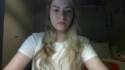 Snapshot of rosie_june chatting on November 21, 2025, 7:51 am Rosie online show from November 21, 2025, 7:51 am