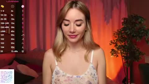Snapshot of rosie_mac chatting on June 26, 2026, 1:21 am Rosie online show from June 26, 2026, 1:21 am