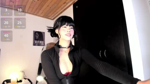 Rosieeee  online show from April 5, 2026, 8:39 pm