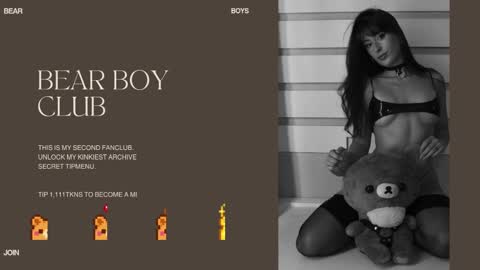 Snapshot of rosiebones chatting on June 8, 2026, 11:49 pm Rosie Bones online show from June 8, 2026, 11:49 pm