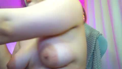 RosieNana online show from July 13, 2026, 6:22 pm