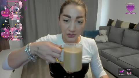 Snapshot of rossana_doll chatting on April 8, 2026, 8:25 am Rossa online show from April 8, 2026, 8:25 am