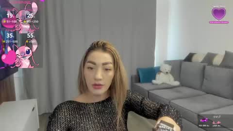 Snapshot of rossana_doll chatting on April 13, 2026, 8:20 am Rossa online show from April 13, 2026, 8:20 am