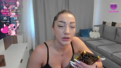 Snapshot of rossana_doll chatting on April 23, 2026, 6:58 am Rossa online show from April 23, 2026, 6:58 am