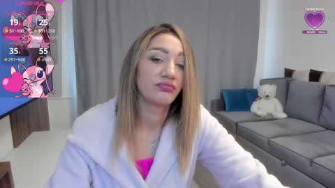 Snapshot of rossana_doll chatting on April 24, 2026, 7:22 am Rossa online show from April 24, 2026, 7:22 am