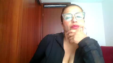 Rossana  online show from May 3, 2026, 1:17 pm