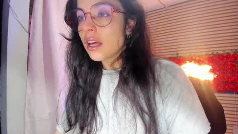 Snapshot of rosse_25 chatting on November 14, 2025, 5:44 pm Would you like to help me with supplementation and sports suits so I can compete in powerlifting online show from November 14, 2025, 5:44 pm