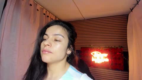 Snapshot of rosse_25 chatting on November 17, 2025, 9:37 am Would you like to help me with supplementation and sports suits so I can compete in powerlifting online show from November 17, 2025, 9:37 am